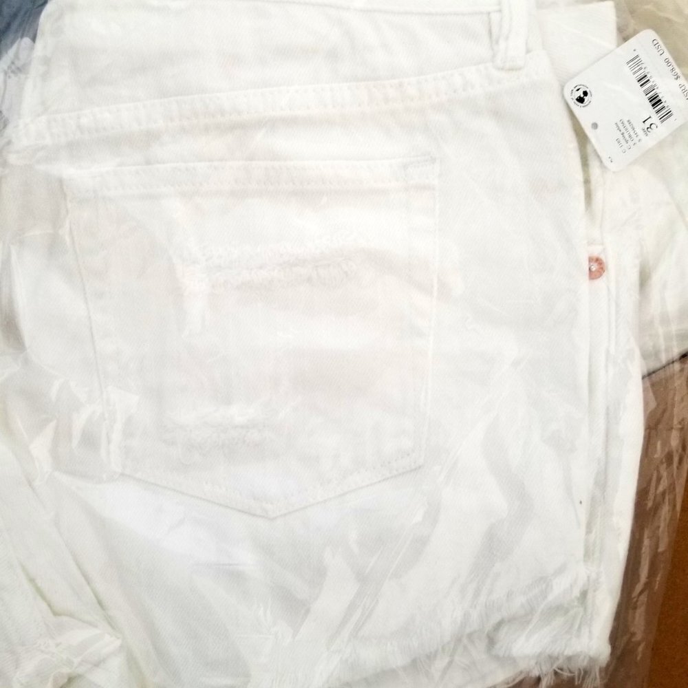 NWT Free People Loving Good Vibrations,White Denim Cutoff Shorts. Size 31. NWT - Picture 5 of 9